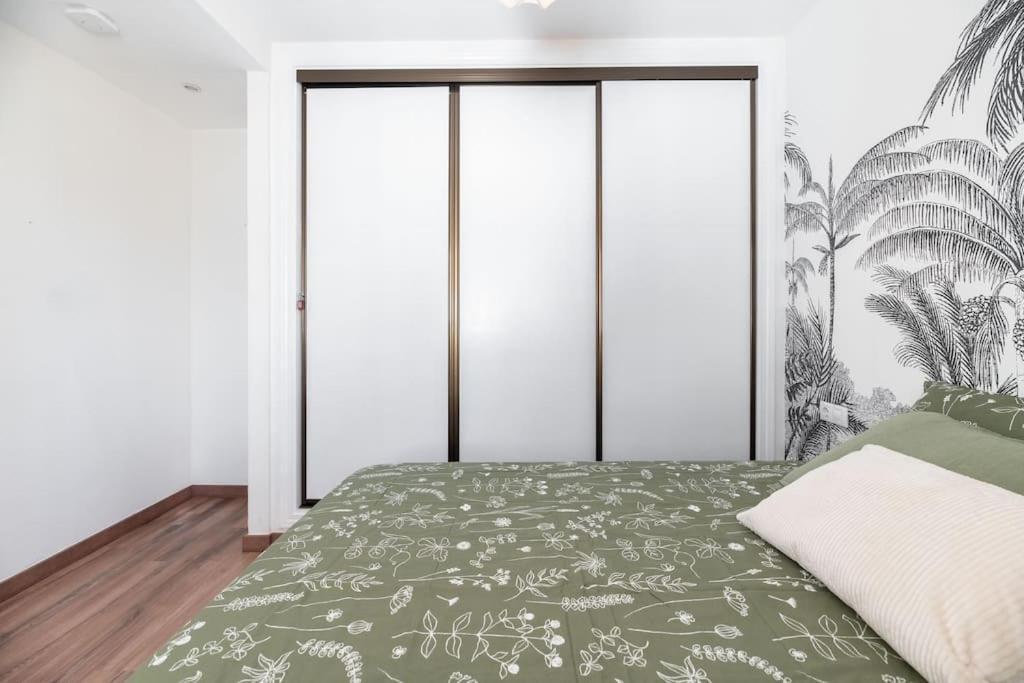 Urban Charm Rooftop Apartment With Vista Malaga Exterior photo