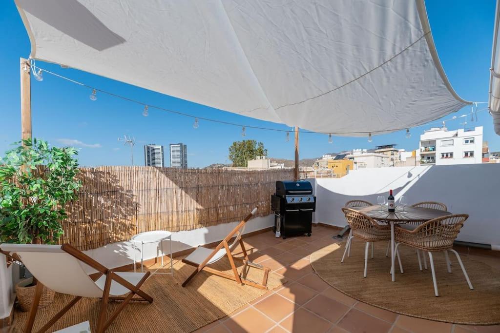 Urban Charm Rooftop Apartment With Vista Malaga Exterior photo